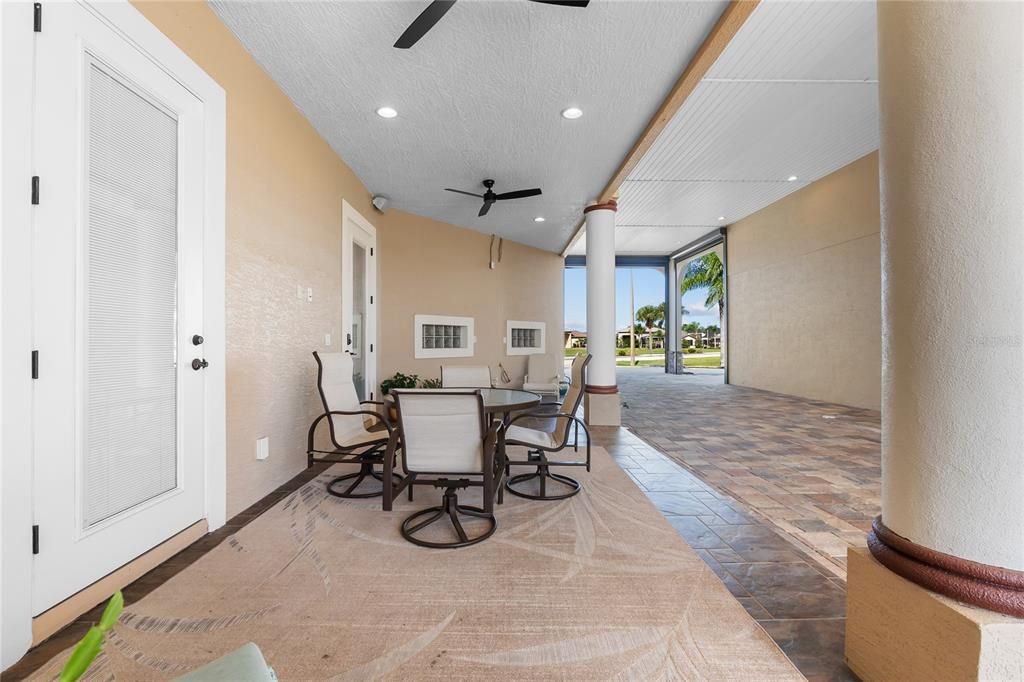 На продажу: $819,000 (2 спален, 2 ванн, 2887 Квадратных фут)