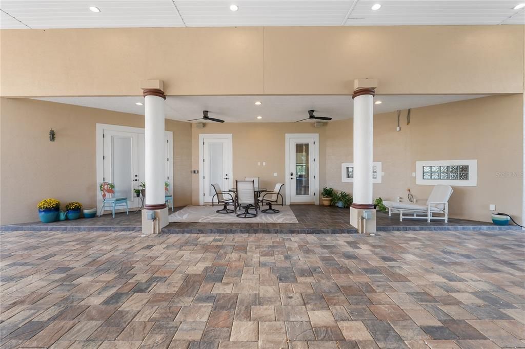 На продажу: $819,000 (2 спален, 2 ванн, 2887 Квадратных фут)