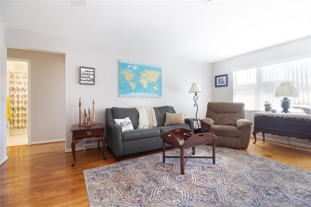 Activo con contrato: $135,000 (2 camas, 2 baños, 1109 Pies cuadrados)