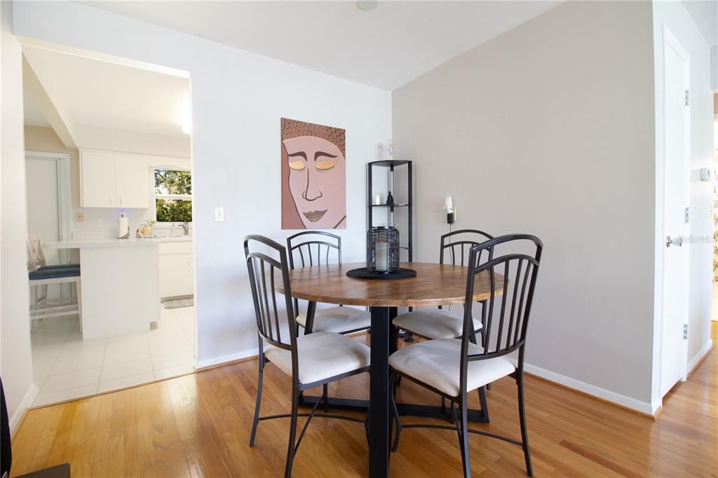 Activo con contrato: $135,000 (2 camas, 2 baños, 1109 Pies cuadrados)