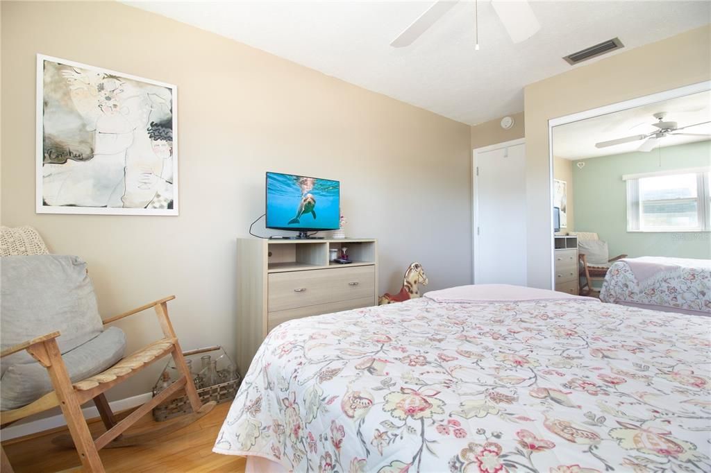 Activo con contrato: $135,000 (2 camas, 2 baños, 1109 Pies cuadrados)