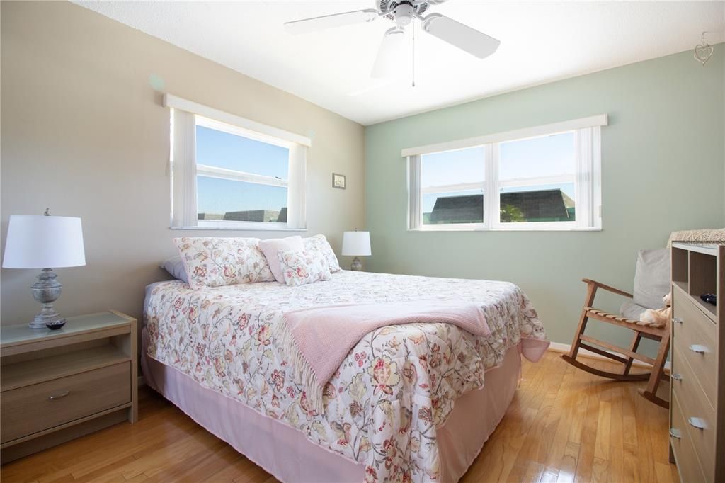 Activo con contrato: $135,000 (2 camas, 2 baños, 1109 Pies cuadrados)