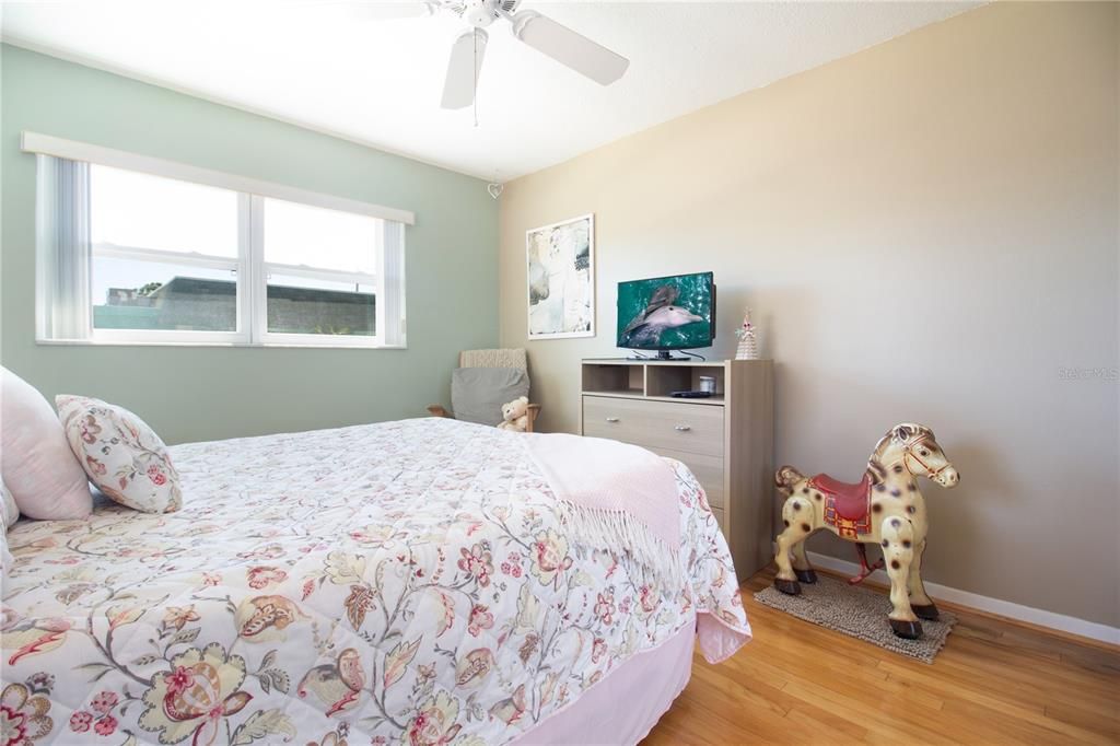 Activo con contrato: $135,000 (2 camas, 2 baños, 1109 Pies cuadrados)