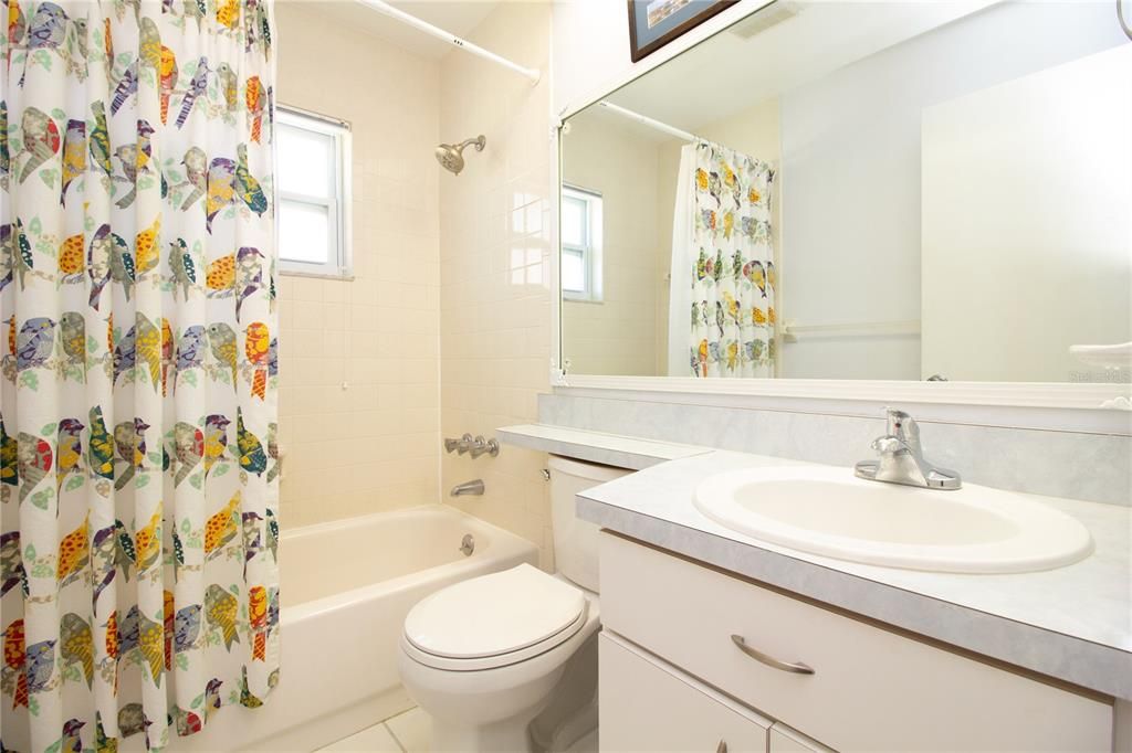 Activo con contrato: $135,000 (2 camas, 2 baños, 1109 Pies cuadrados)