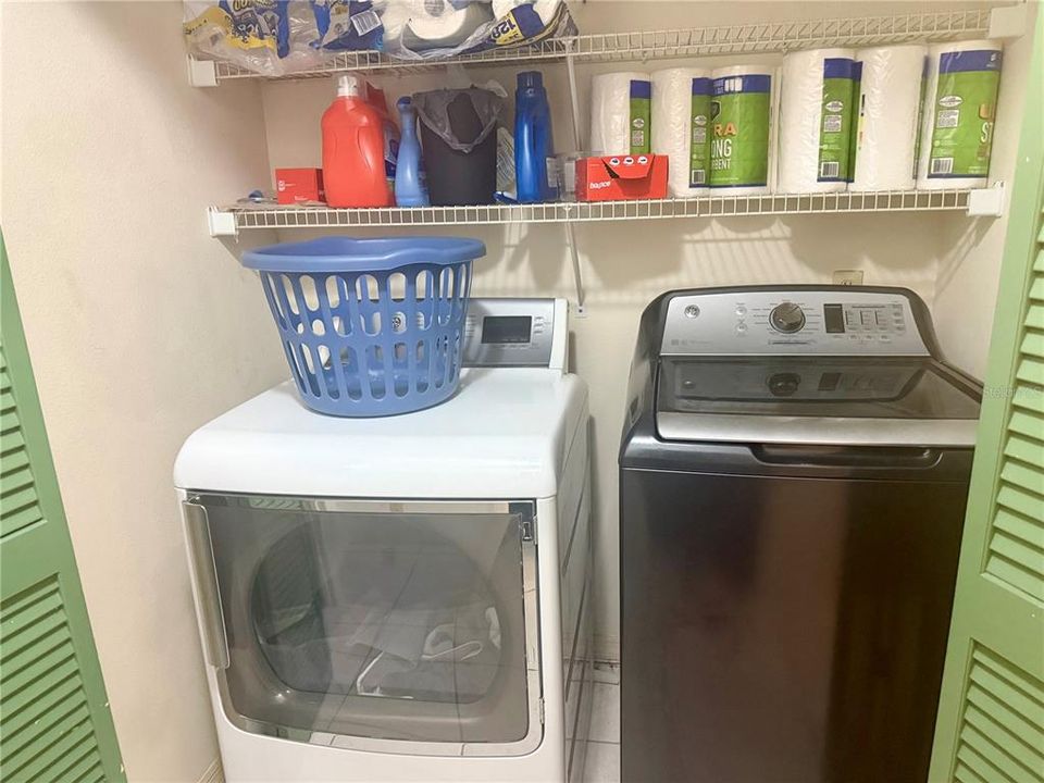 Active With Contract: $224,000 (3 beds, 2 baths, 1379 Square Feet)