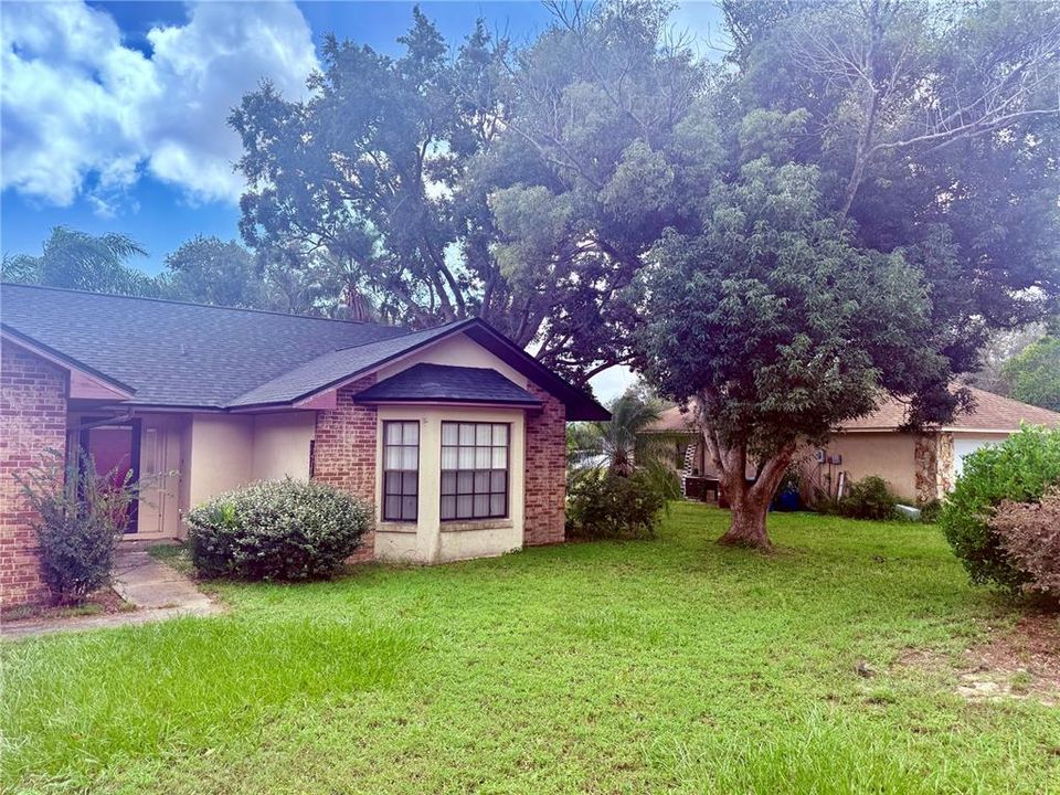 Active With Contract: $224,000 (3 beds, 2 baths, 1379 Square Feet)