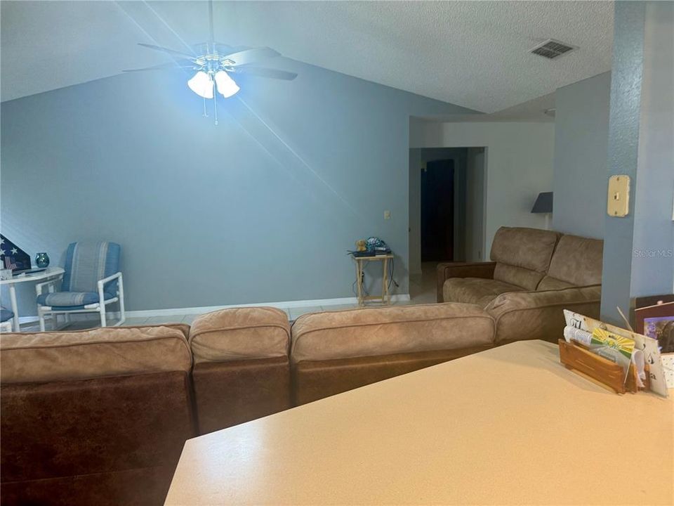 Active With Contract: $224,000 (3 beds, 2 baths, 1379 Square Feet)