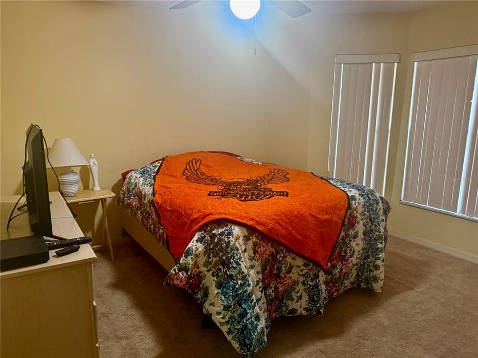 Active With Contract: $224,000 (3 beds, 2 baths, 1379 Square Feet)