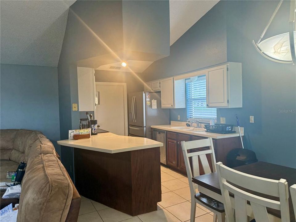 Active With Contract: $224,000 (3 beds, 2 baths, 1379 Square Feet)