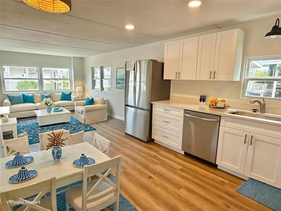 For Sale: $110,000 (2 beds, 1 baths, 684 Square Feet)