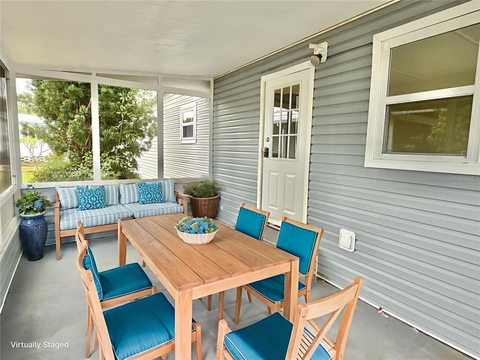 For Sale: $110,000 (2 beds, 1 baths, 684 Square Feet)