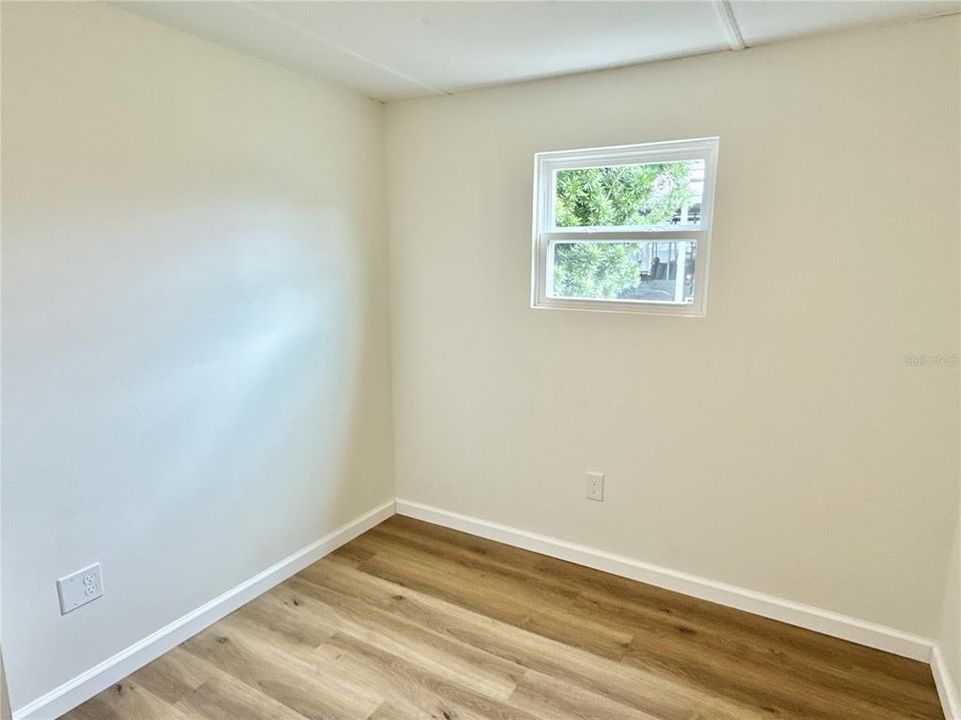 For Sale: $110,000 (2 beds, 1 baths, 684 Square Feet)