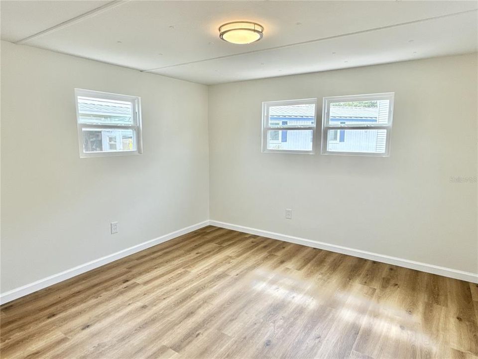 For Sale: $110,000 (2 beds, 1 baths, 684 Square Feet)