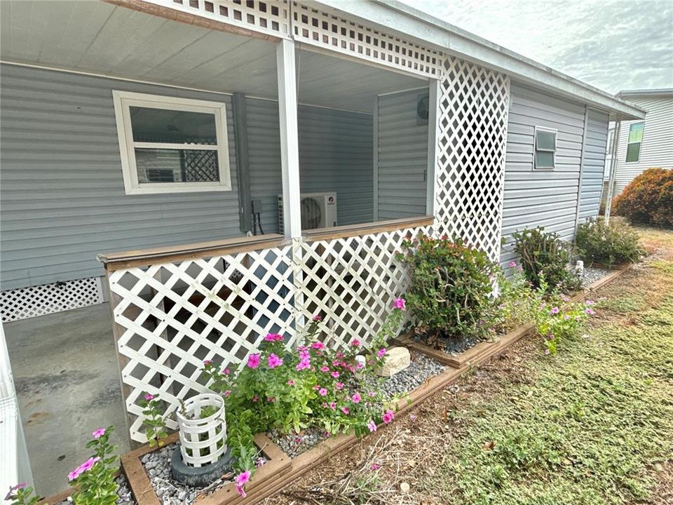 For Sale: $110,000 (2 beds, 1 baths, 684 Square Feet)