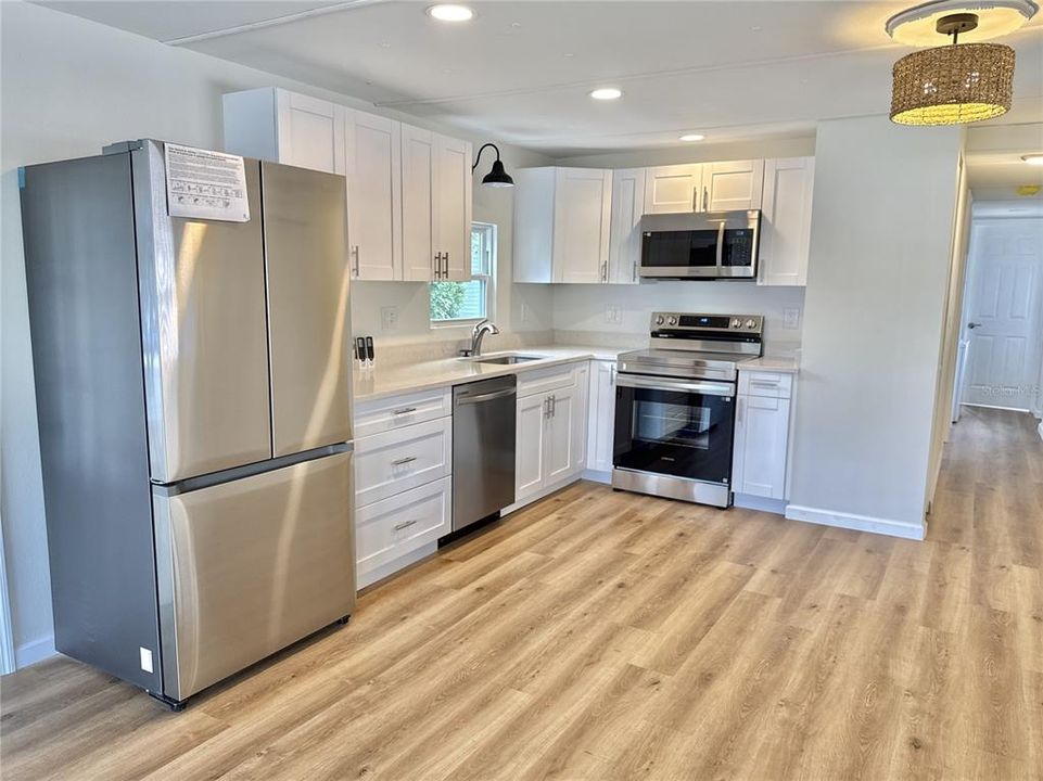 For Sale: $110,000 (2 beds, 1 baths, 684 Square Feet)