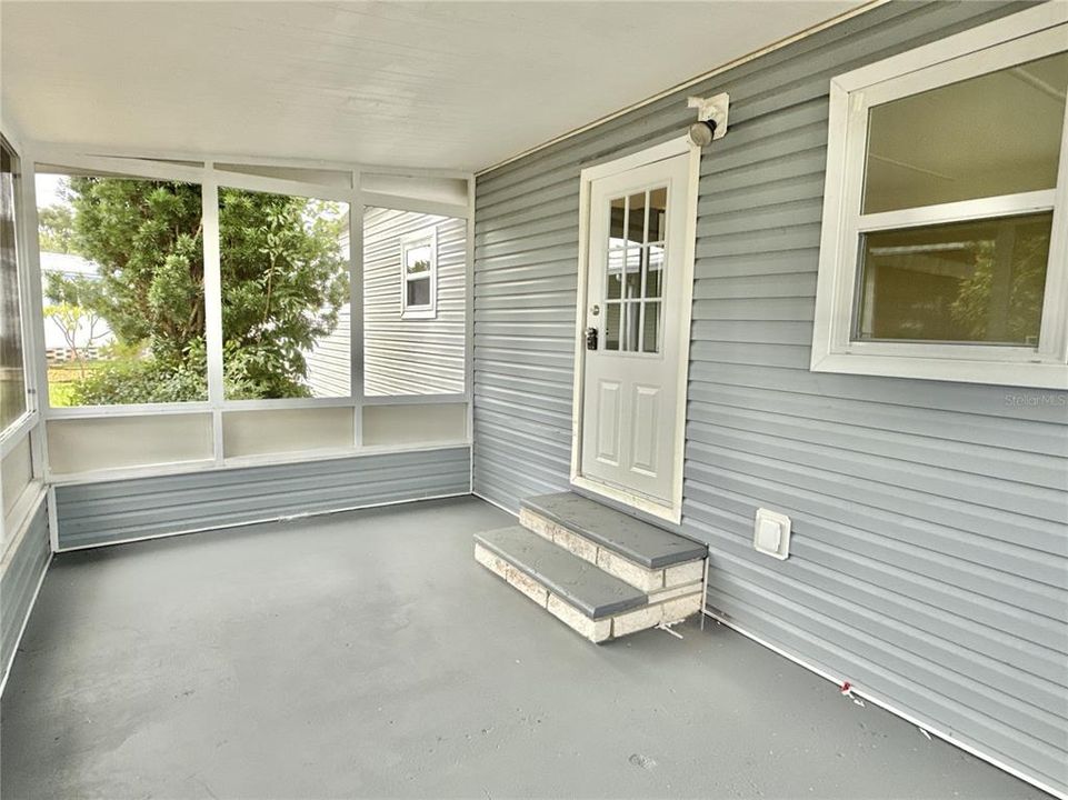 For Sale: $110,000 (2 beds, 1 baths, 684 Square Feet)