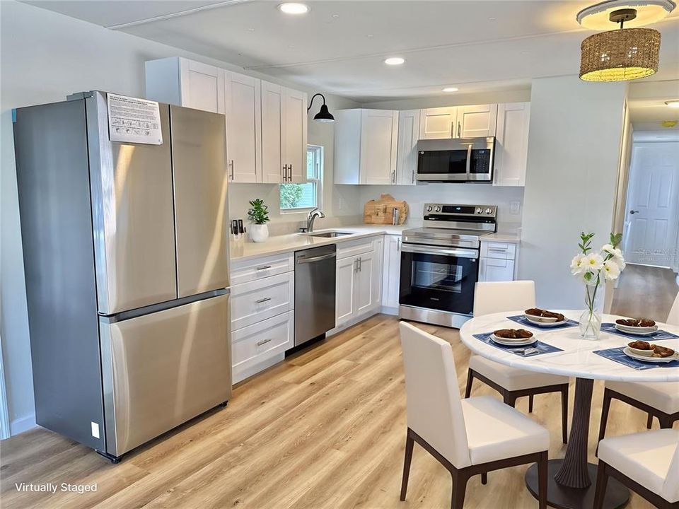 For Sale: $110,000 (2 beds, 1 baths, 684 Square Feet)