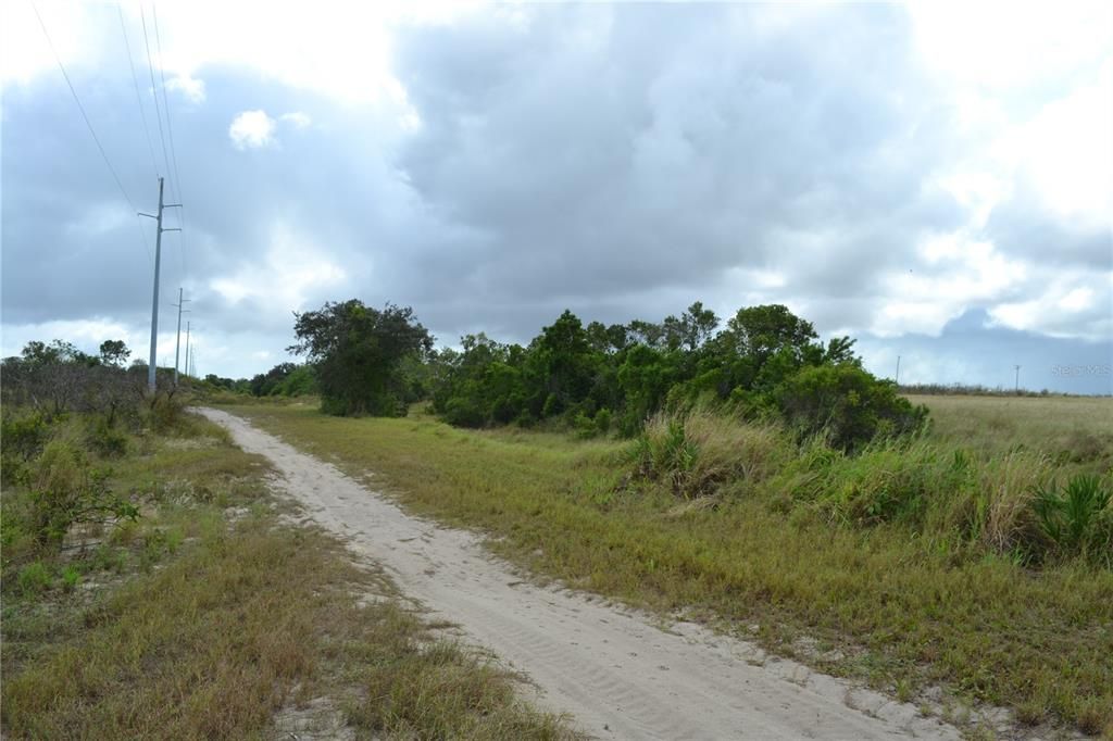 待售: $273,500 (17.00 acres)