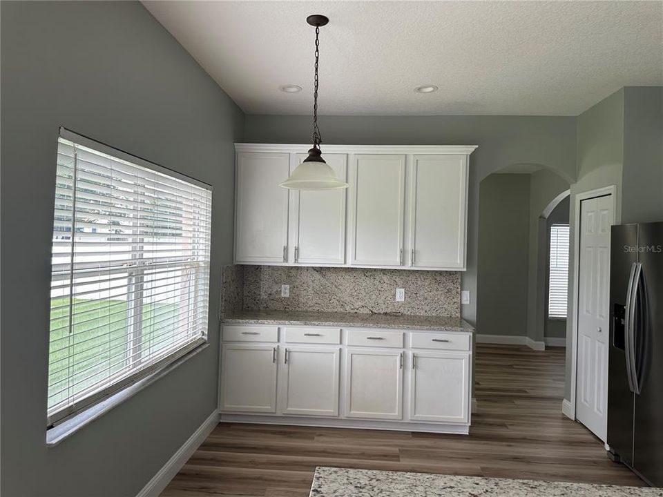 На продажу: $409,000 (4 спален, 2 ванн, 2396 Квадратных фут)