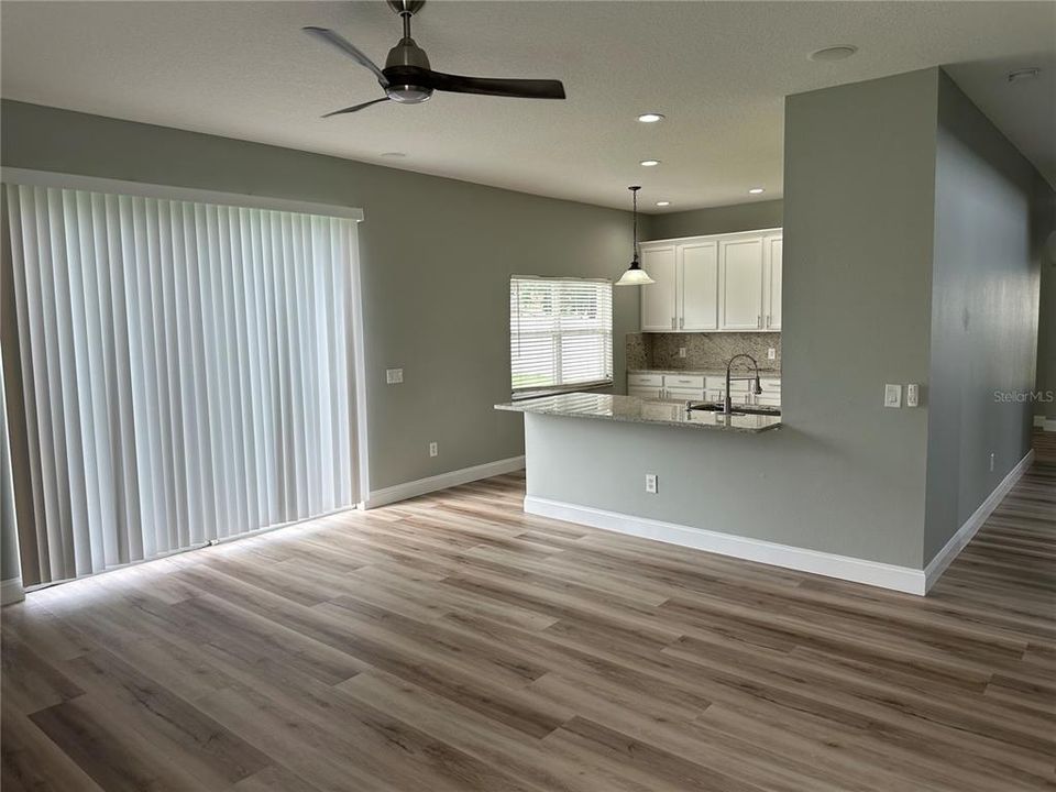 На продажу: $409,000 (4 спален, 2 ванн, 2396 Квадратных фут)