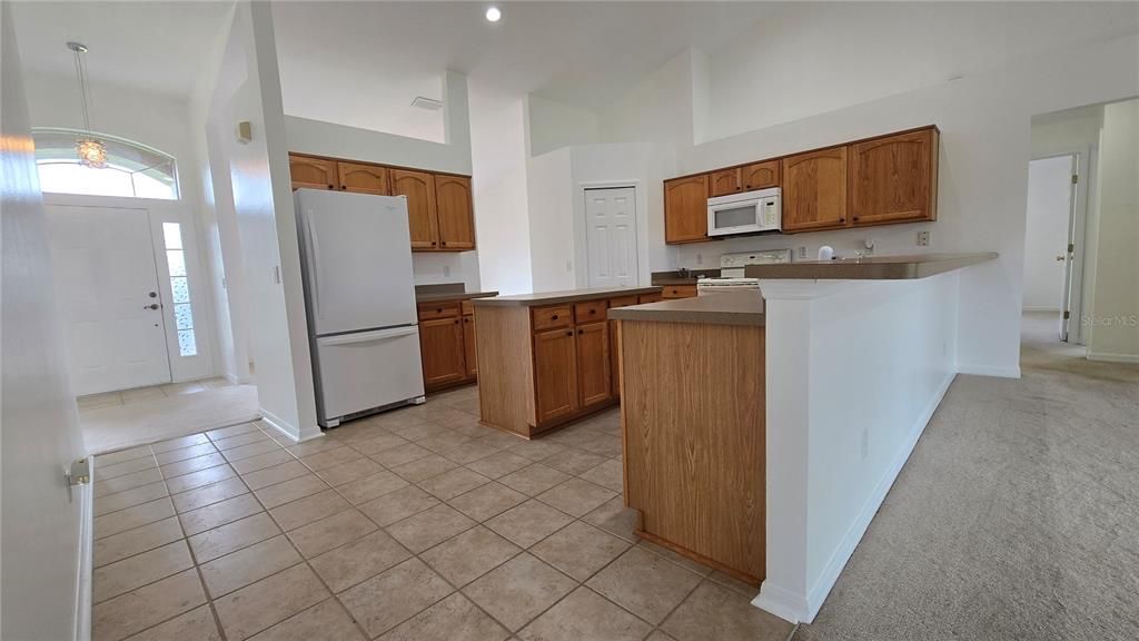 For Rent: $2,000 (4 beds, 2 baths, 2235 Square Feet)