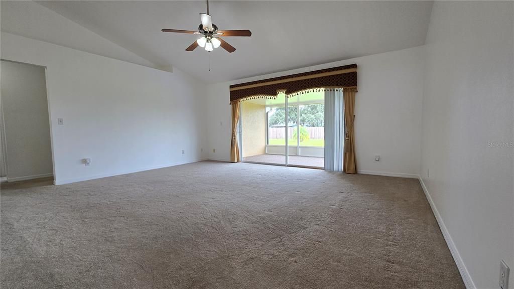 For Rent: $2,000 (4 beds, 2 baths, 2235 Square Feet)