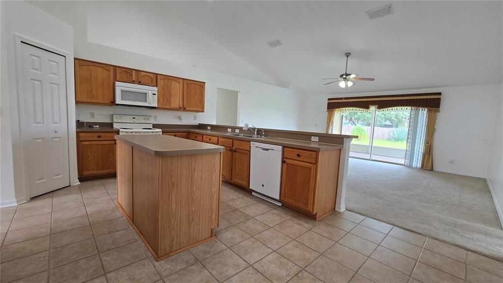 For Rent: $2,000 (4 beds, 2 baths, 2235 Square Feet)