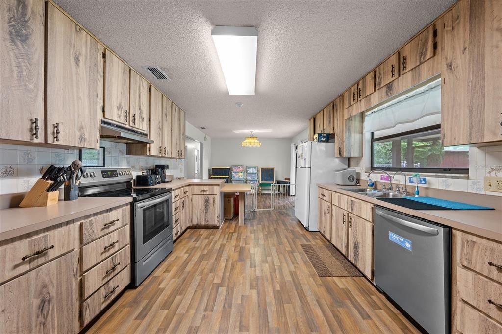 For Sale: $475,000 (0 beds, 0 baths, 2984 Square Feet)