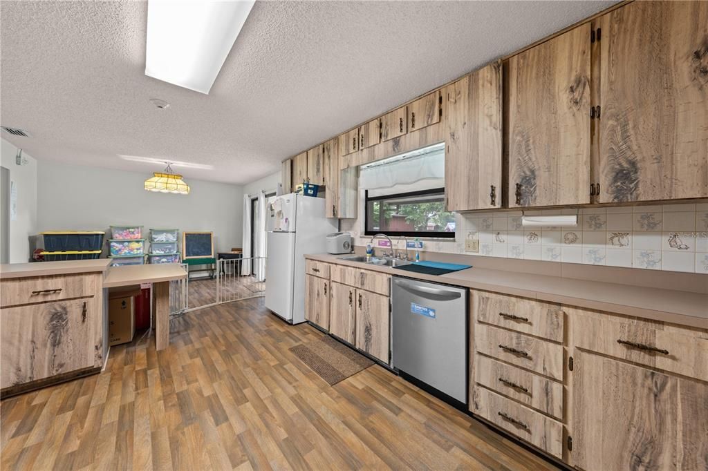 For Sale: $475,000 (0 beds, 0 baths, 2984 Square Feet)