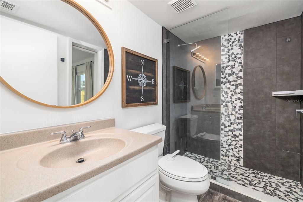 待售: $700,000 (3 贝兹, 3 浴室, 2016 平方英尺)