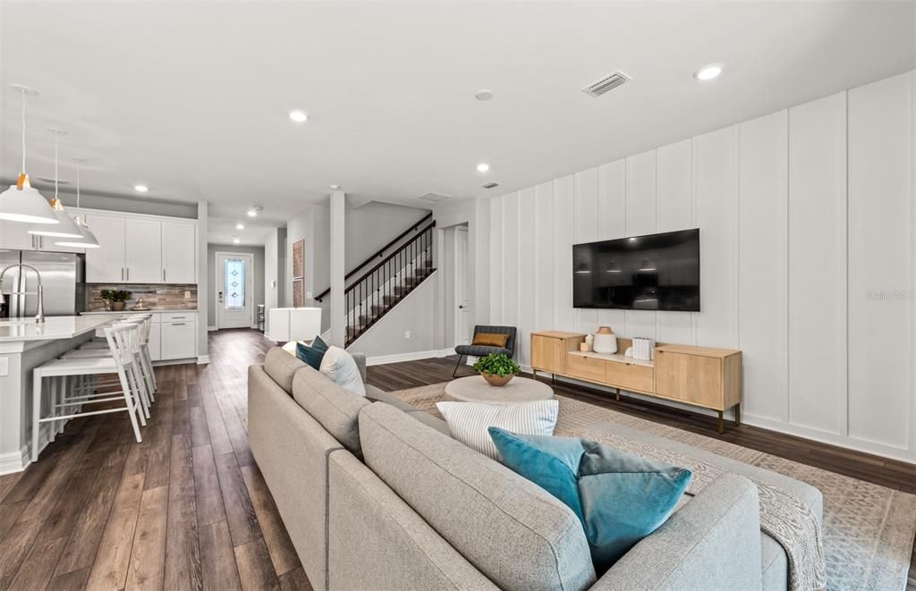 Activo con contrato: $454,900 (4 camas, 3 baños, 2894 Pies cuadrados)