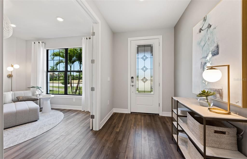 Activo con contrato: $454,900 (4 camas, 3 baños, 2894 Pies cuadrados)