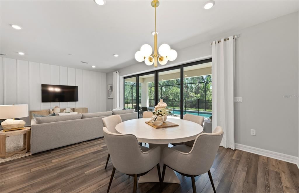 Activo con contrato: $454,900 (4 camas, 3 baños, 2894 Pies cuadrados)