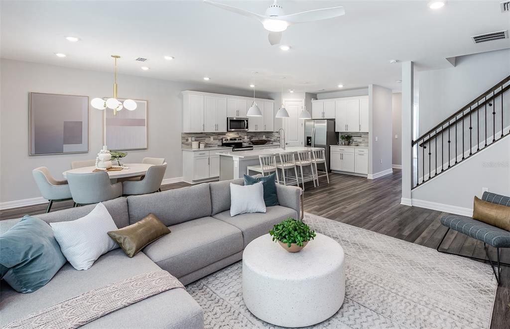 Activo con contrato: $454,900 (4 camas, 3 baños, 2894 Pies cuadrados)