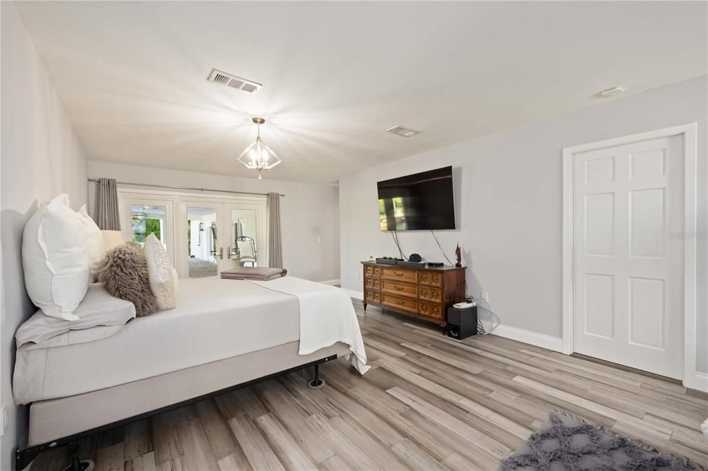 For Sale: $1,149,000 (4 beds, 3 baths, 2910 Square Feet)