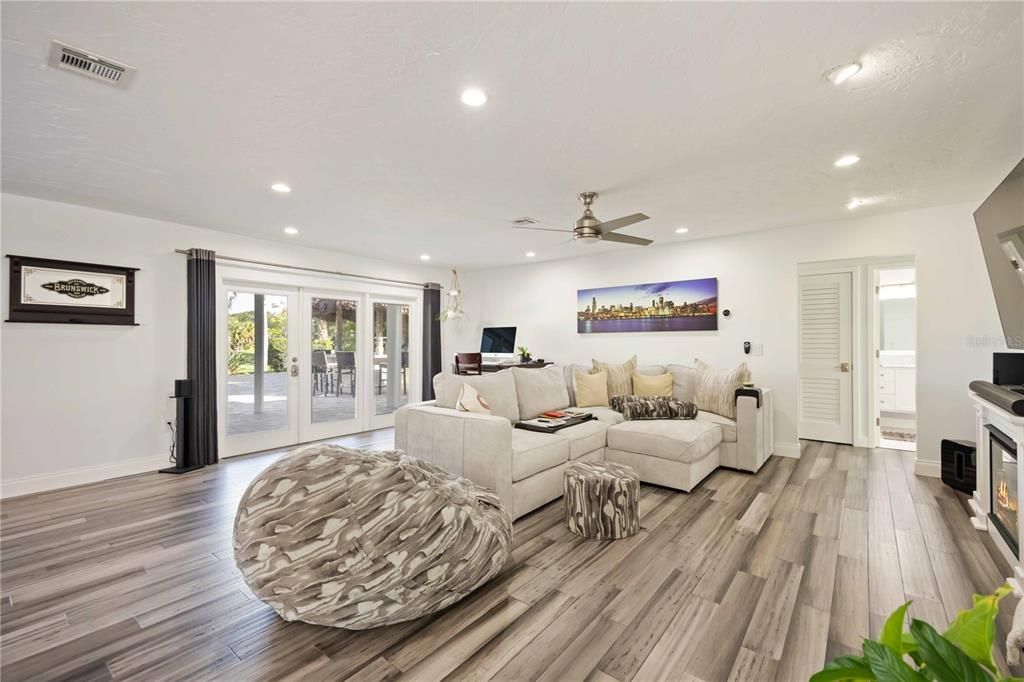 For Sale: $1,149,000 (4 beds, 3 baths, 2910 Square Feet)