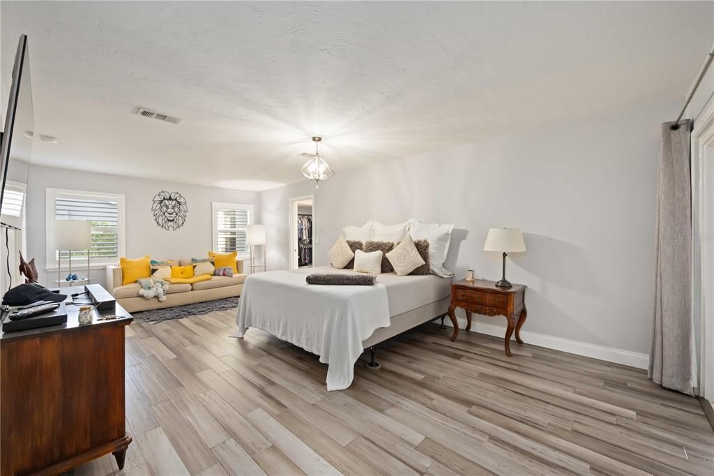 For Sale: $1,149,000 (4 beds, 3 baths, 2910 Square Feet)