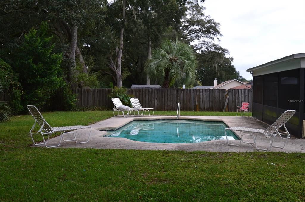 Active With Contract: $315,000 (3 beds, 2 baths, 1662 Square Feet)