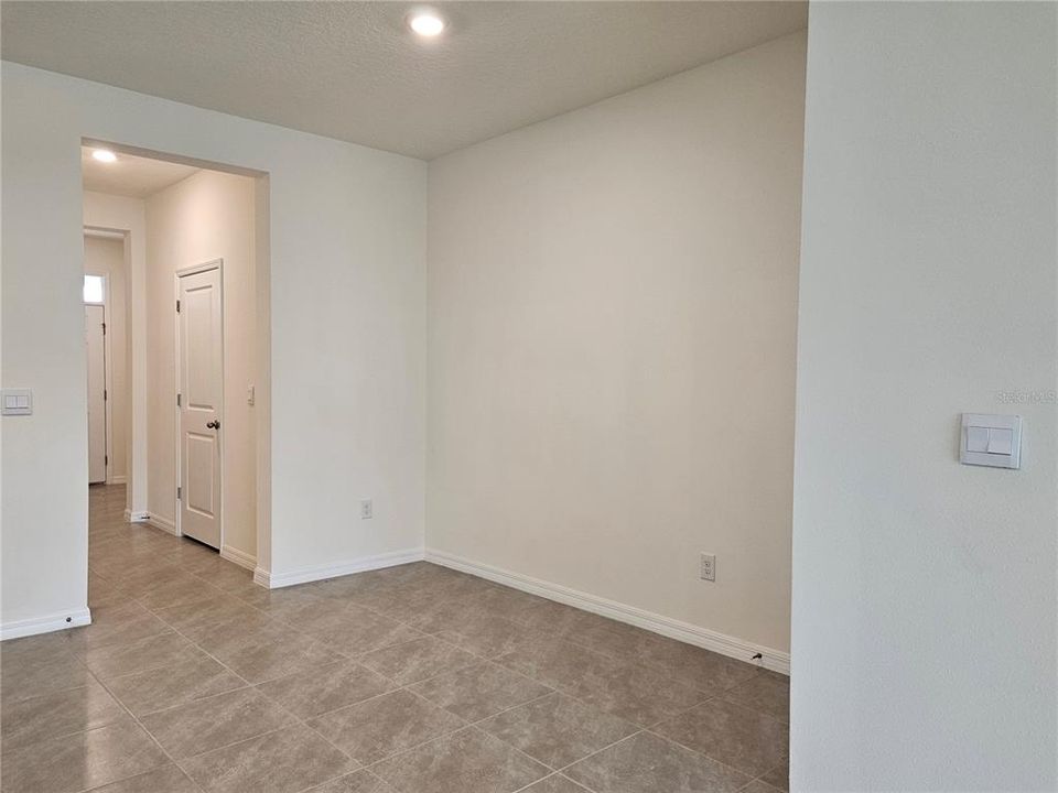 出租: $1,900 (3 贝兹, 2 浴室, 1673 平方英尺)