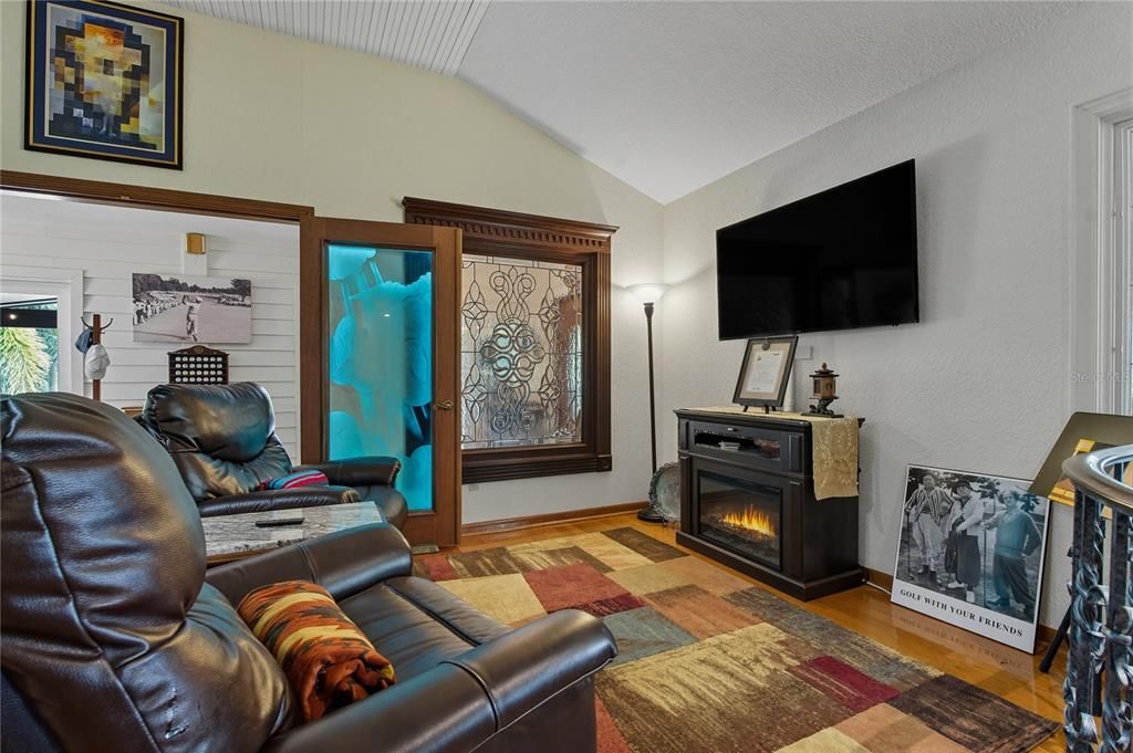 合同活跃: $859,900 (3 贝兹, 3 浴室, 3264 平方英尺)