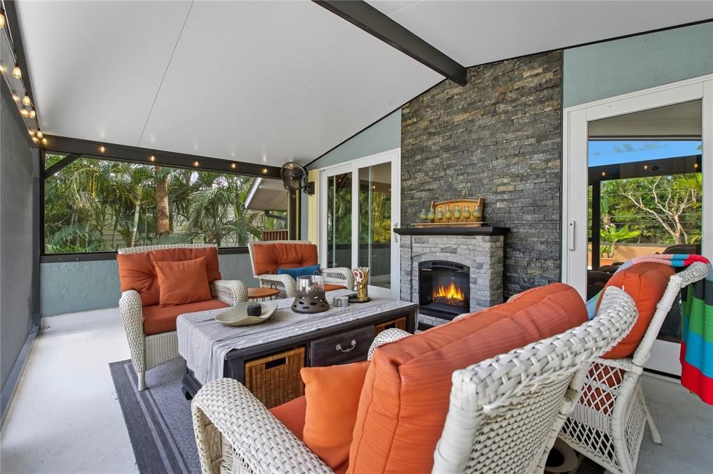 合同活跃: $859,900 (3 贝兹, 3 浴室, 3264 平方英尺)