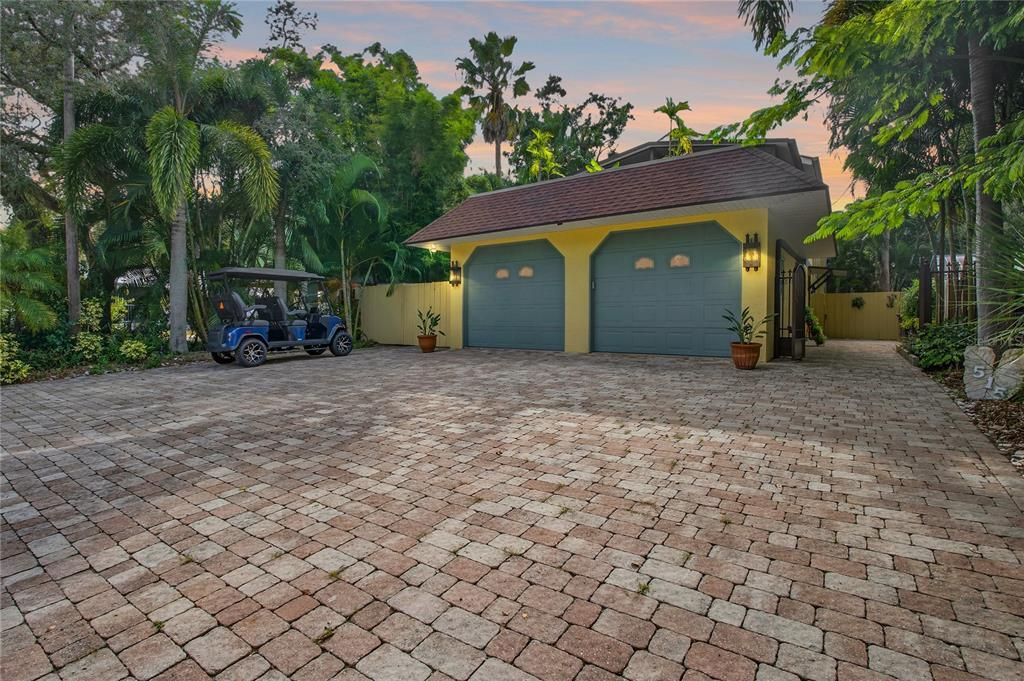 合同活跃: $859,900 (3 贝兹, 3 浴室, 3264 平方英尺)