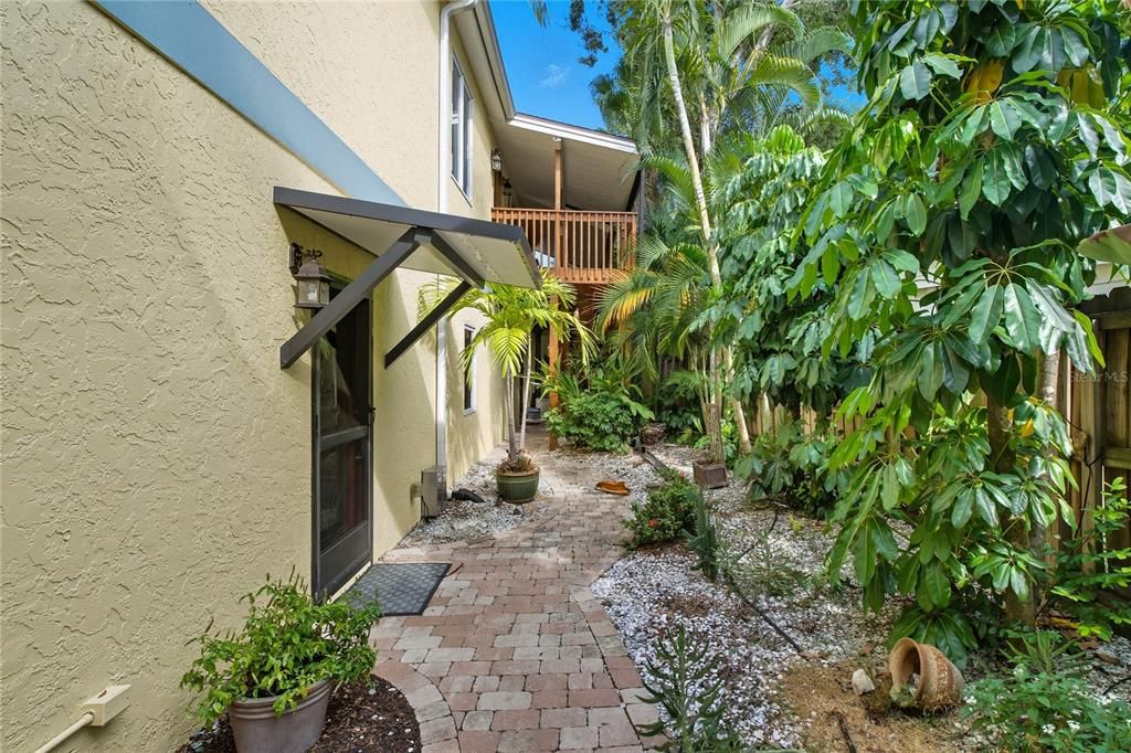 合同活跃: $859,900 (3 贝兹, 3 浴室, 3264 平方英尺)