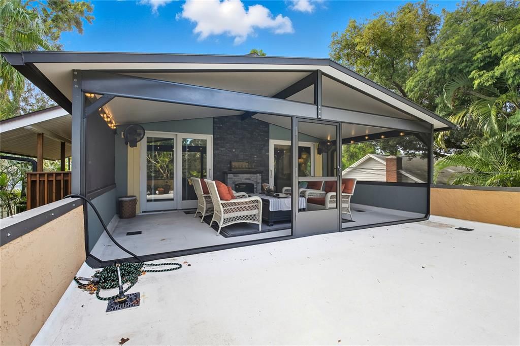 合同活跃: $859,900 (3 贝兹, 3 浴室, 3264 平方英尺)