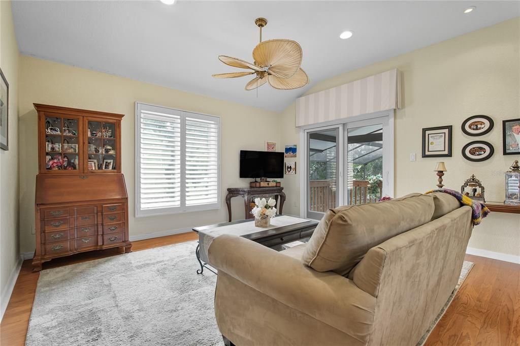 合同活跃: $859,900 (3 贝兹, 3 浴室, 3264 平方英尺)