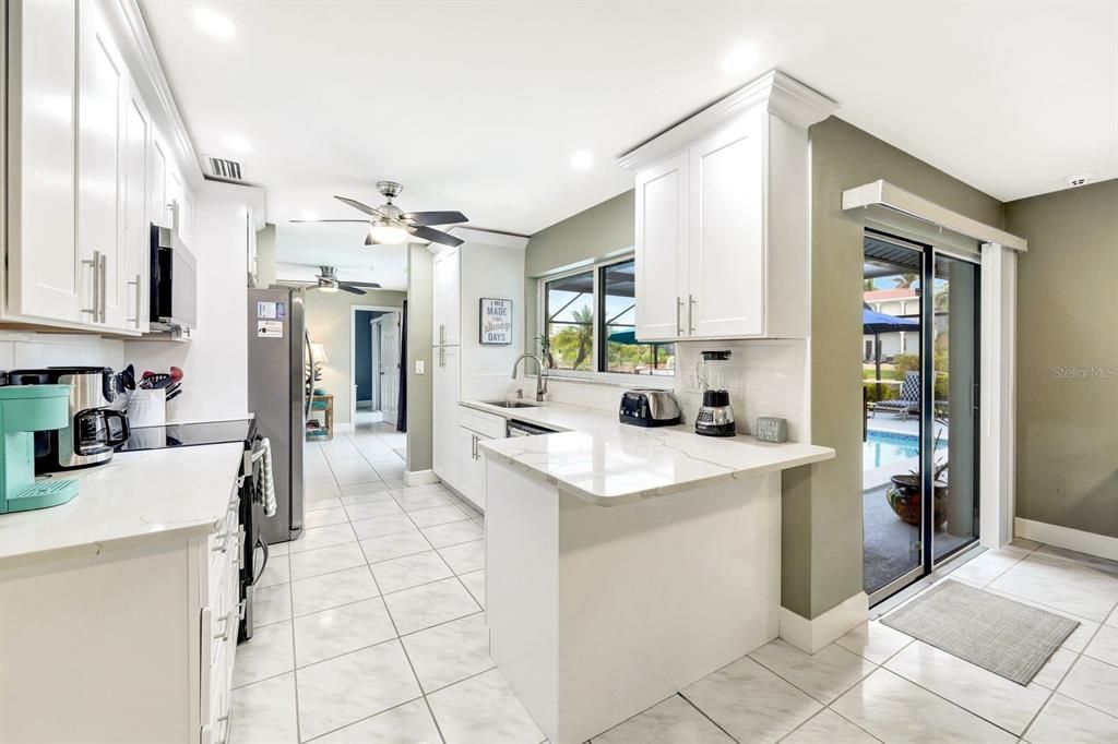 На продажу: $650,000 (4 спален, 3 ванн, 1837 Квадратных фут)