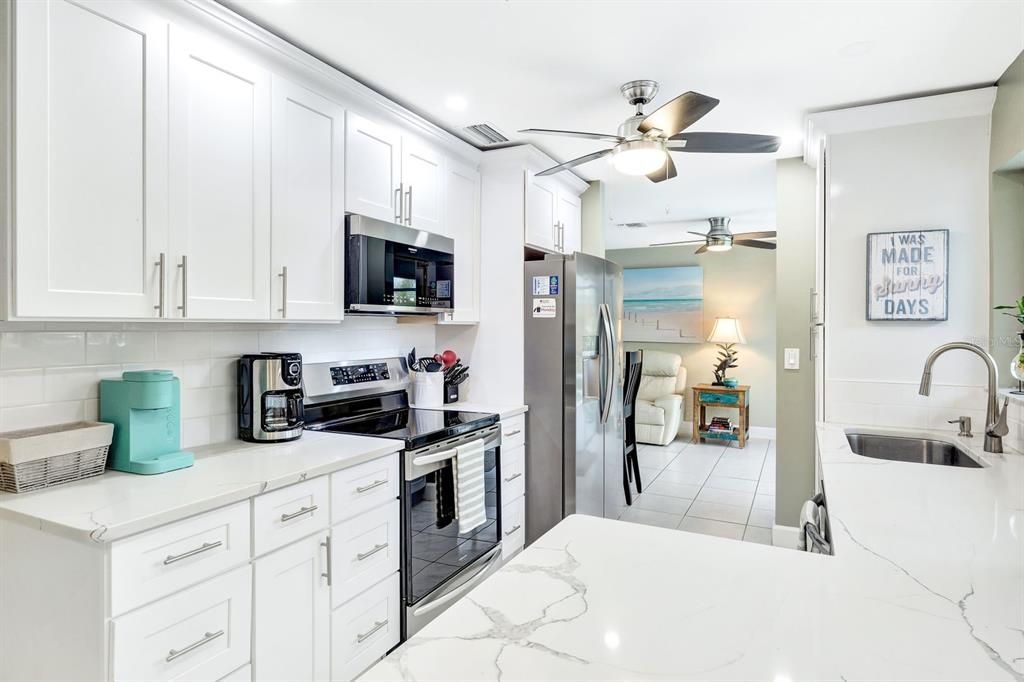 На продажу: $650,000 (4 спален, 3 ванн, 1837 Квадратных фут)