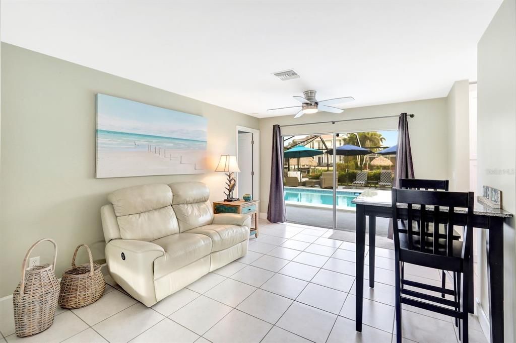 На продажу: $650,000 (4 спален, 3 ванн, 1837 Квадратных фут)