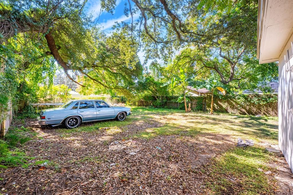 Active With Contract: $199,999 (3 beds, 1 baths, 865 Square Feet)