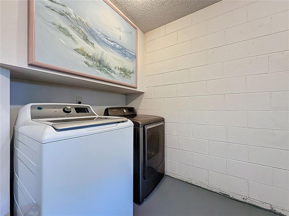 Active With Contract: $245,000 (3 beds, 2 baths, 1324 Square Feet)